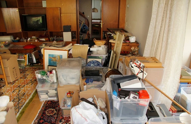 ゴミ屋敷の片付け | 山梨の遺品整理ならミオクリーン